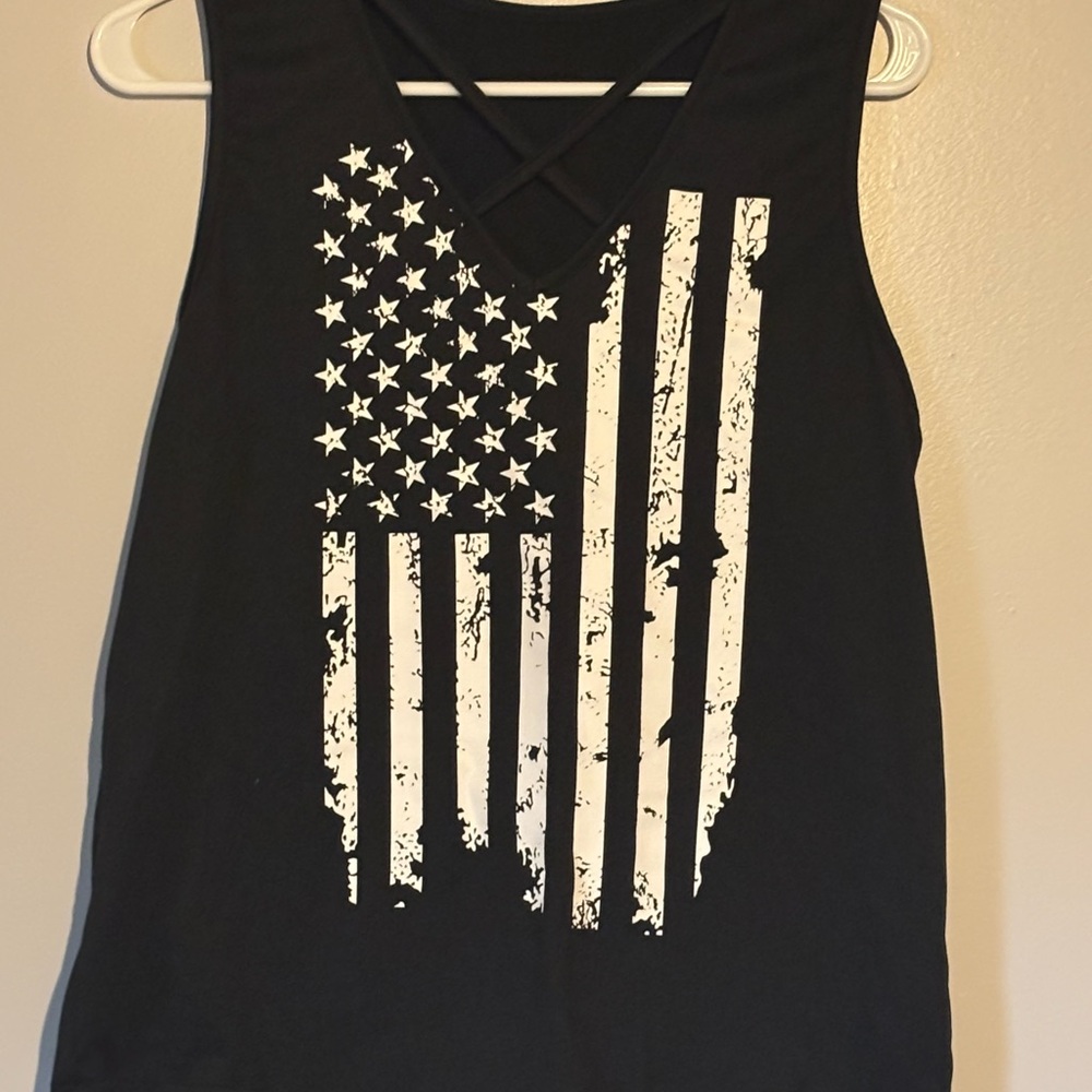 SHEIN Black and White Cut Out Muscle Tee